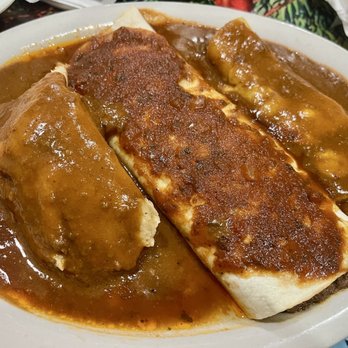 Cinco De Mayo Mexican Restaurant signature dishes Plato LocoRancheritaBurrito Fajita
